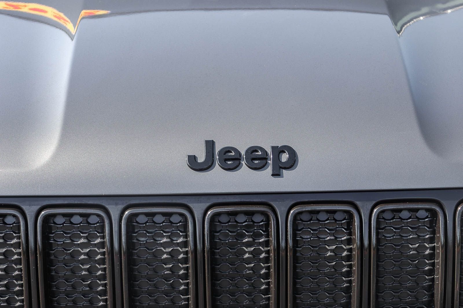 Used 2022 Graphite Gray Jeep Altitude image 13