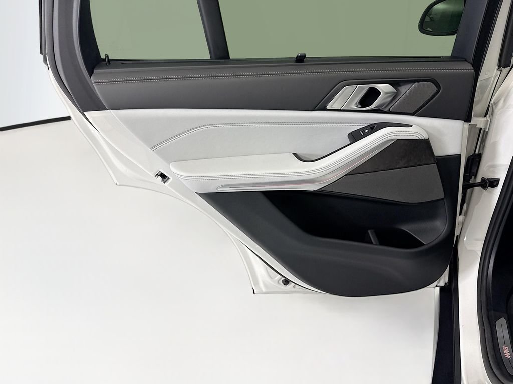 Certified Used 2026 Alpine White BMW xDrive40i image 25
