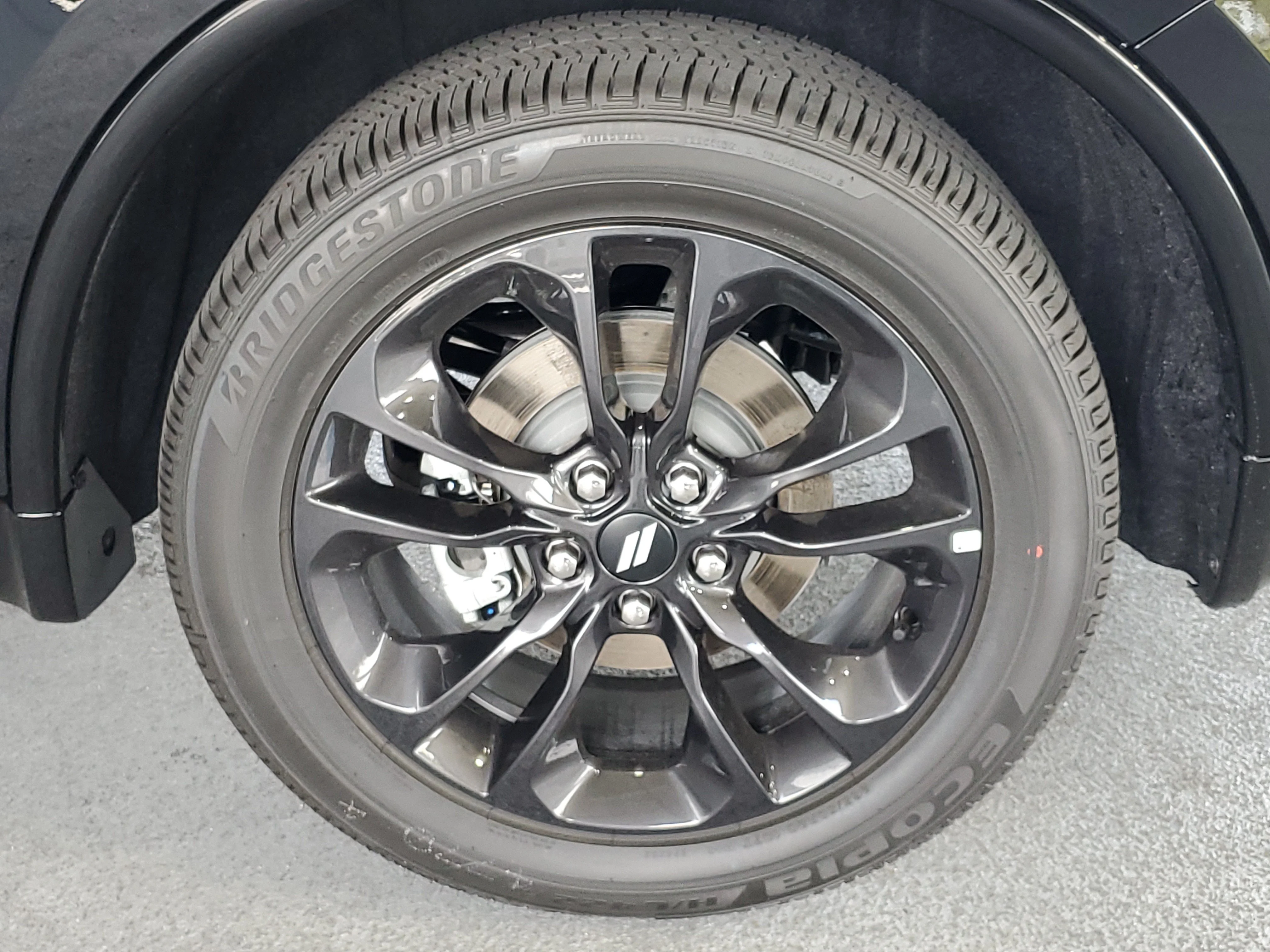 New 2026 Diamond Black Clear-Coat Exterior Paint Dodge GT image 6