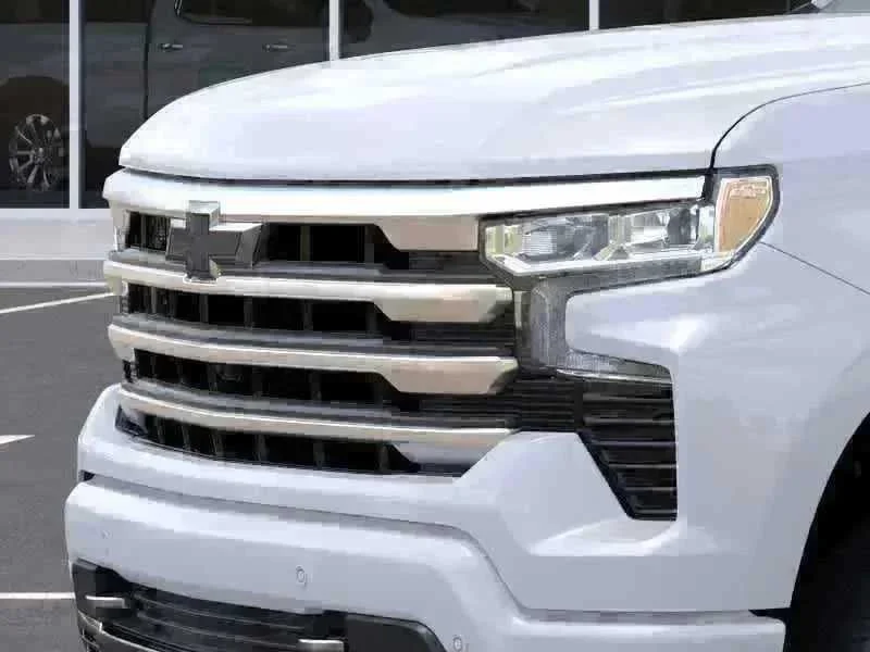 New 2026 Polar White Tricoat Chevrolet High Country image 3