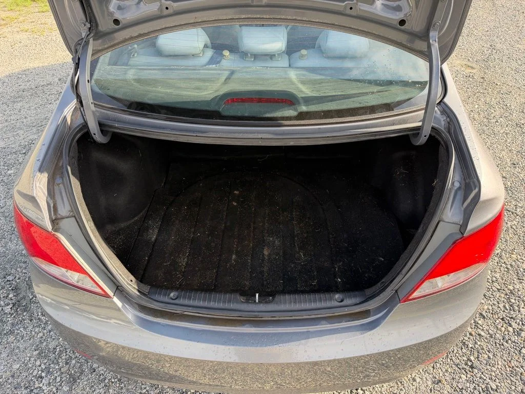 Used 2017 Gray Hyundai SE image 11