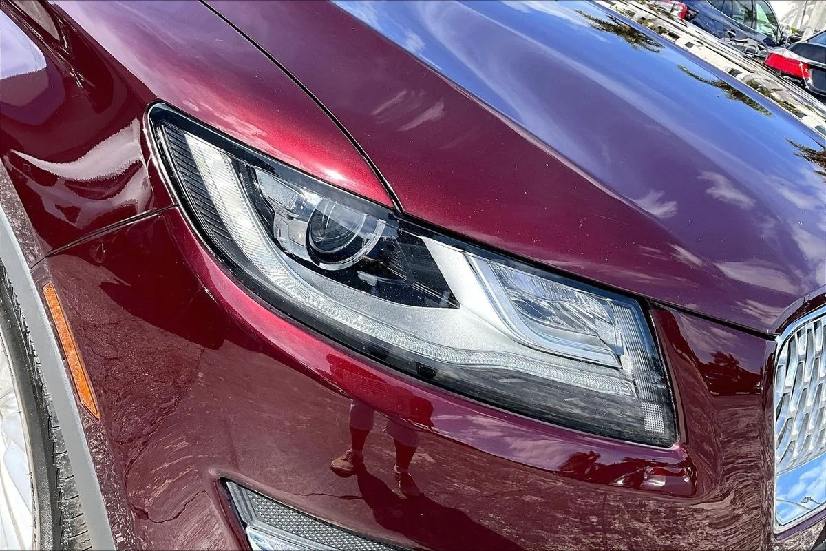 Used 2019 Red Lincoln Standard image 35