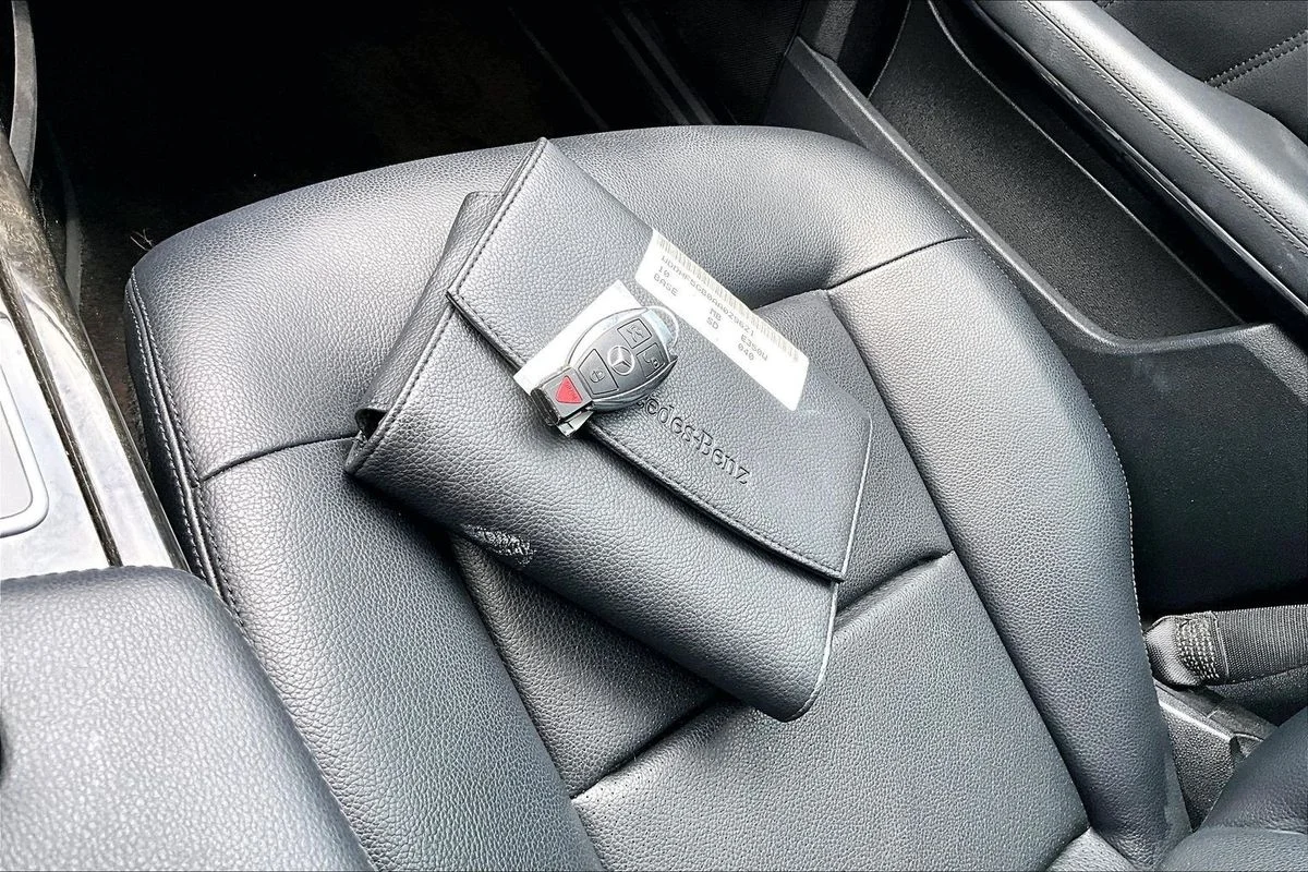 Used 2010 Black Mercedes-Benz  image 36