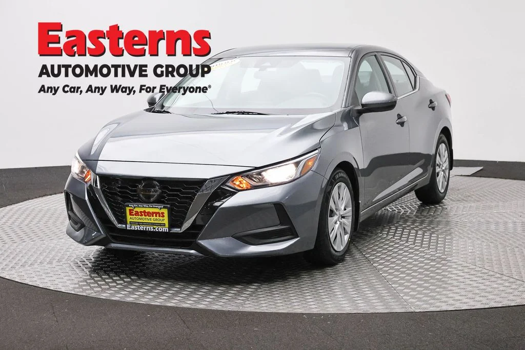 Used 2023 Gray Nissan S image 1
