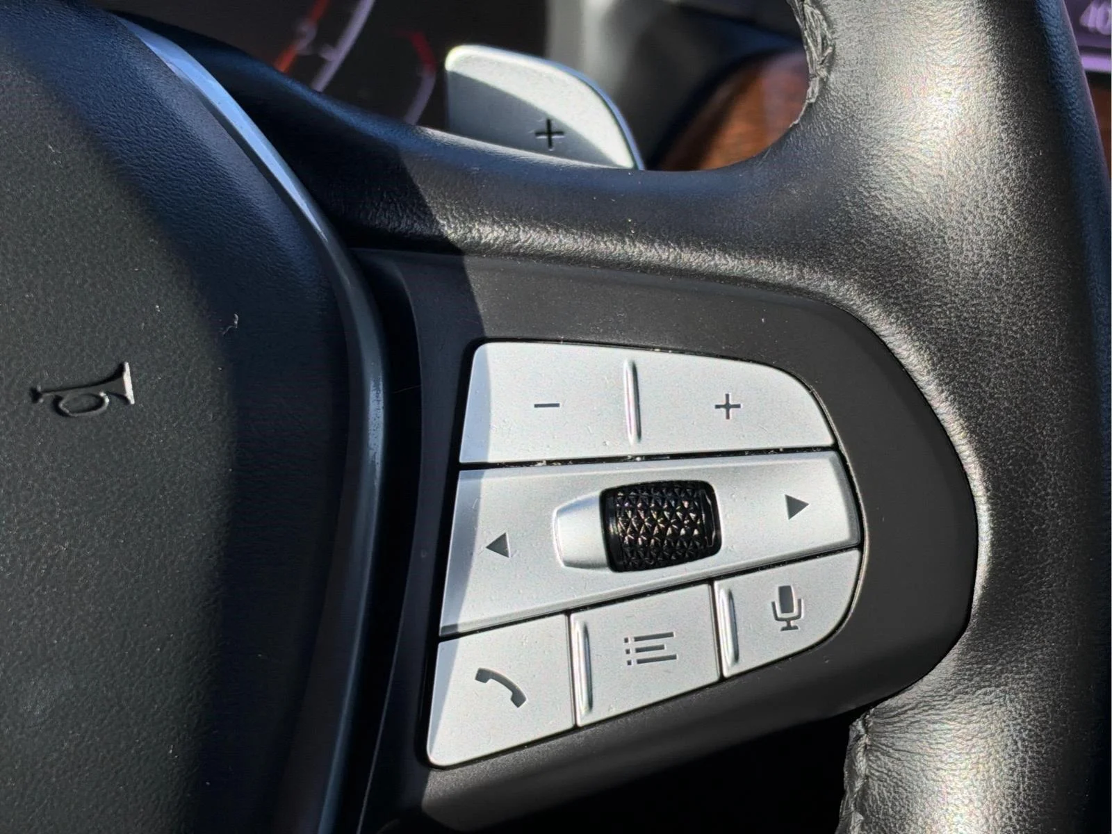 Used 2024 Dark Graphite Metallic BMW xDrive30i image 27