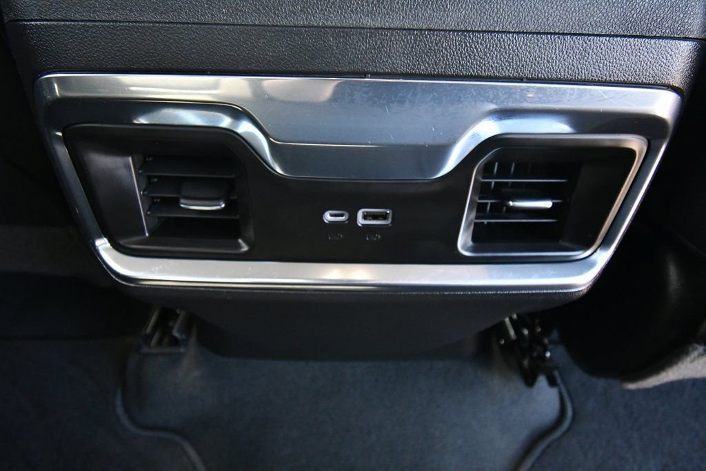 2023 GMC Sierra 1500 SLT - Photo 18