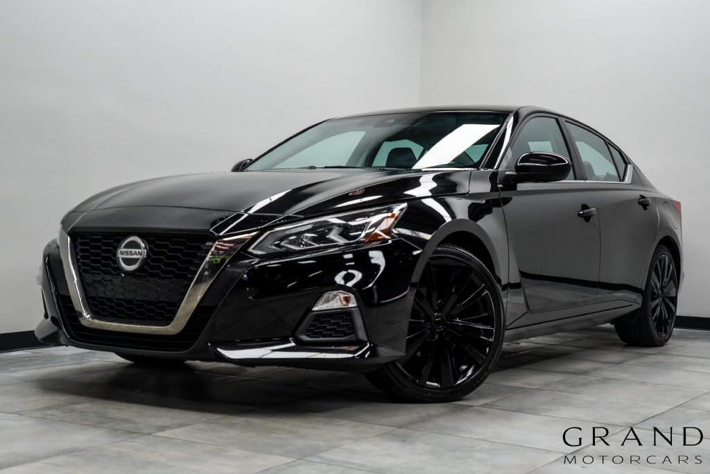 2022 Nissan Altima SR