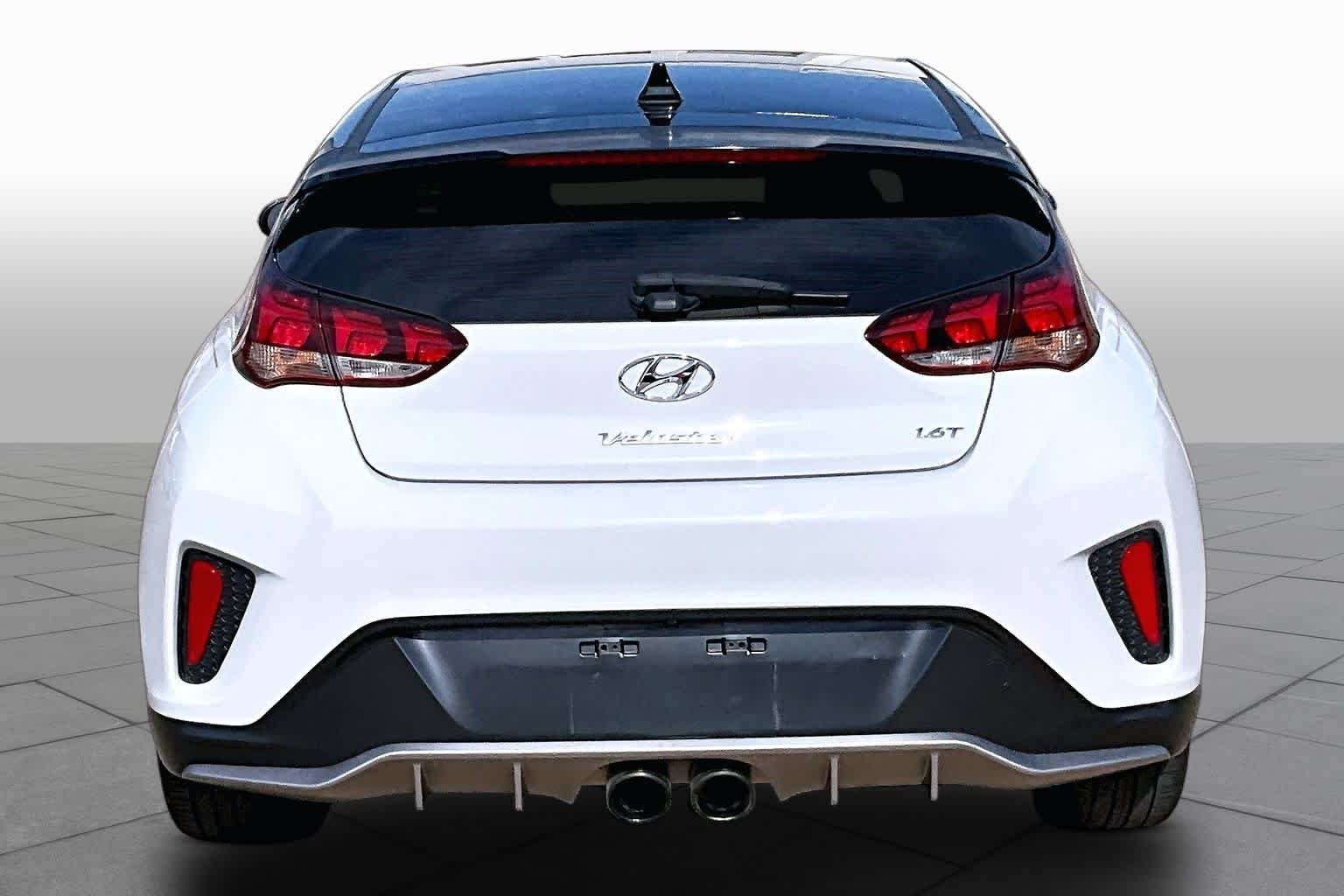 Used 2019 Chalk White w/Black Roof Hyundai Turbo Ultimate image 5