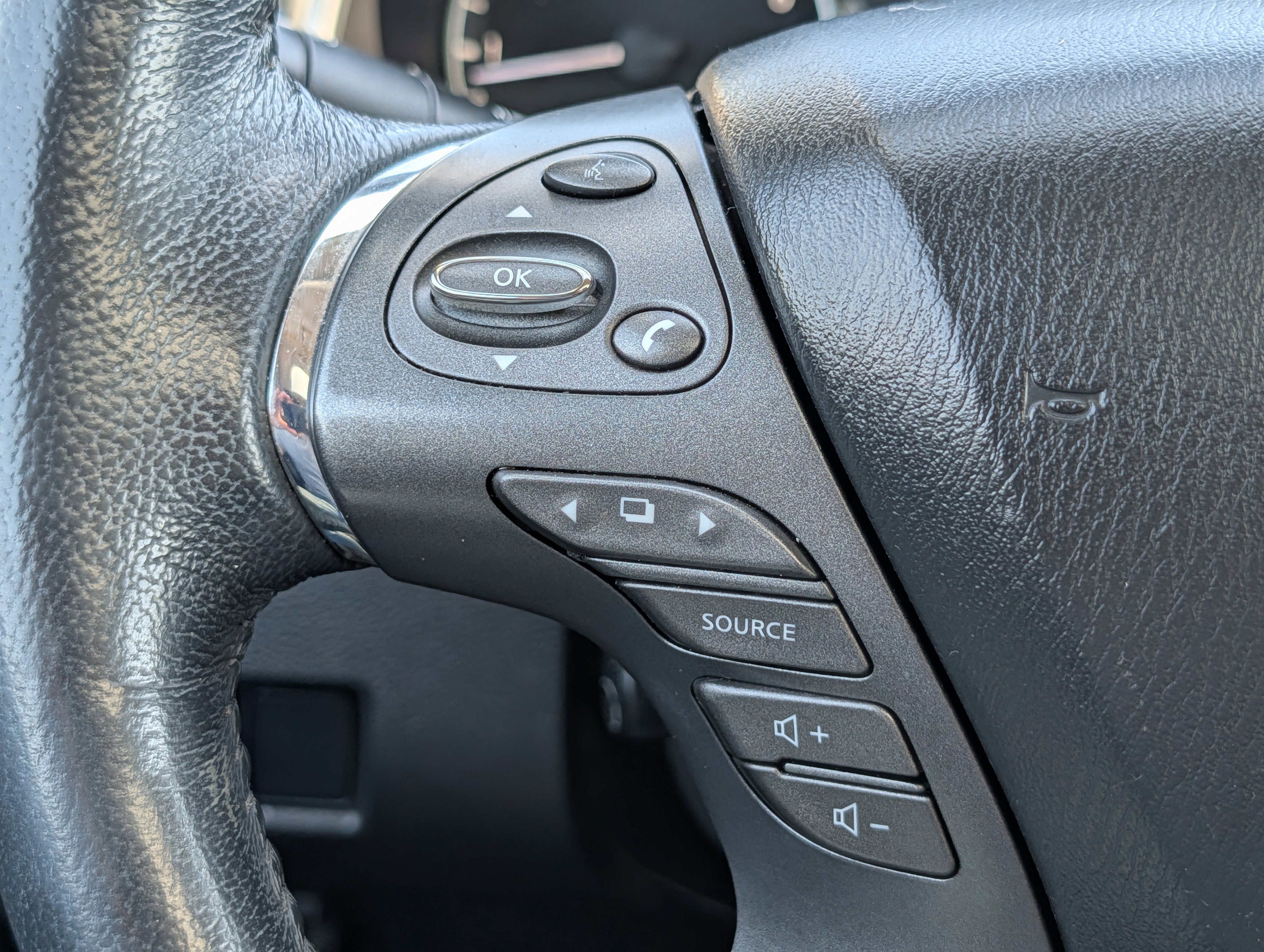Used 2019 Deep Blue Pearl Nissan Platinum image 31