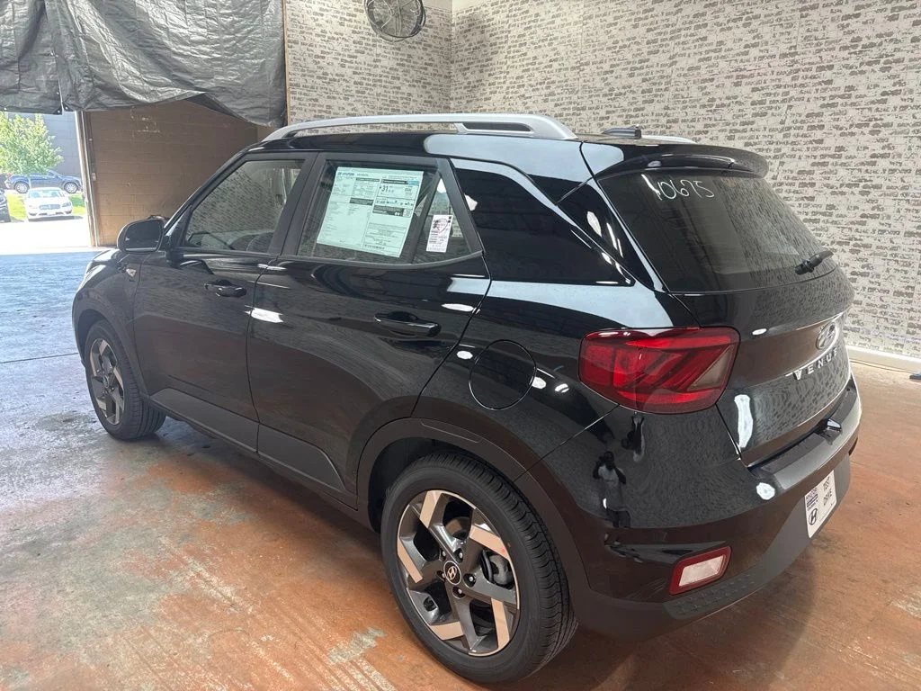 New 2026 Onyx Black Hyundai SEL image 5