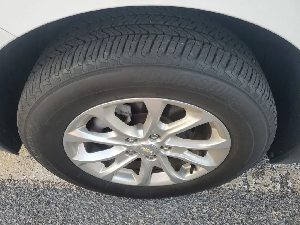 Used 2021 White Chevrolet LS image 10