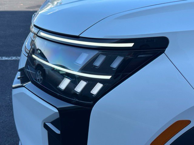New 2027 White Volkswagen SE w/Technology image 10