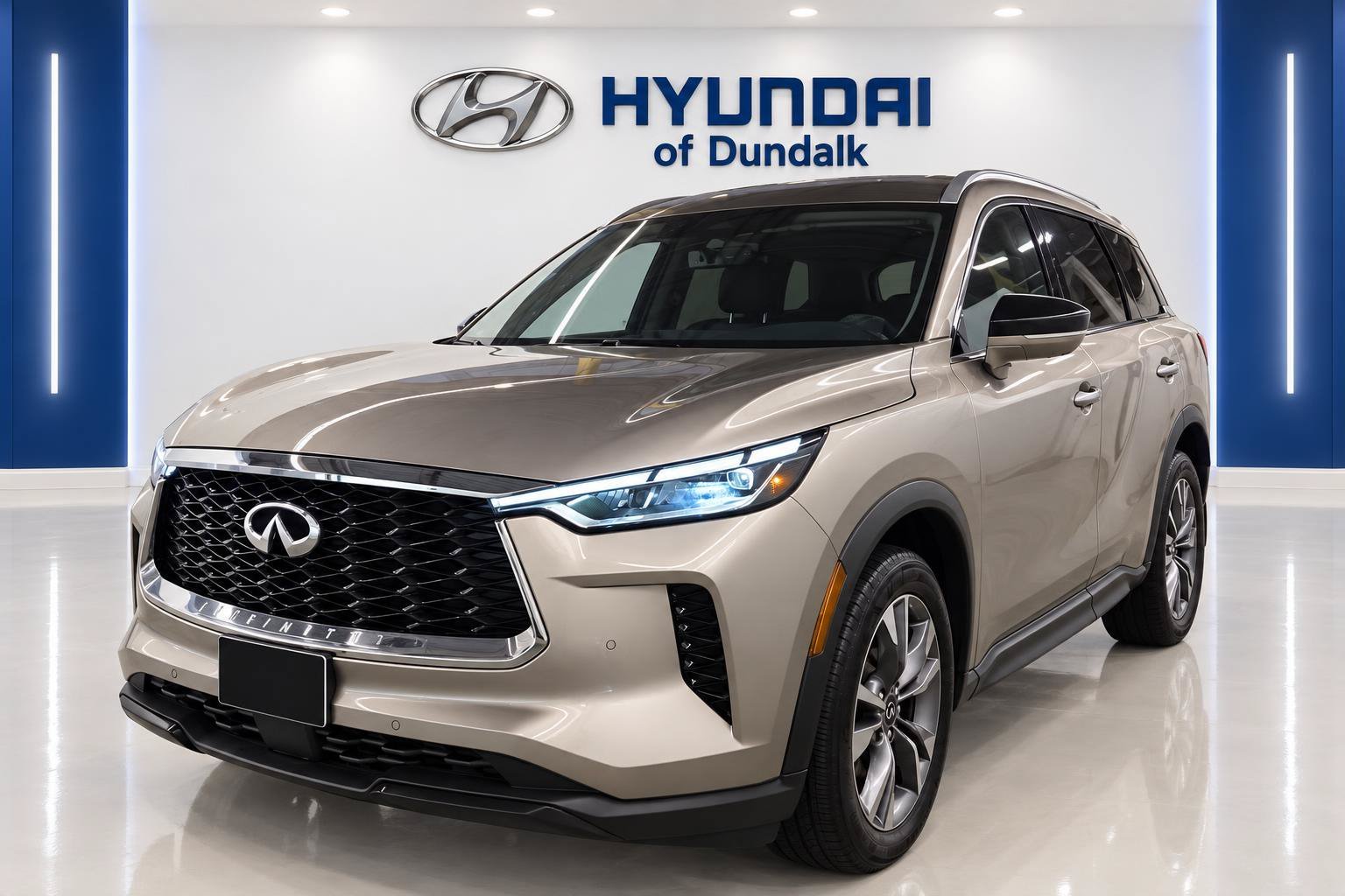 Used 2024 Beige INFINITI LUXE image 3