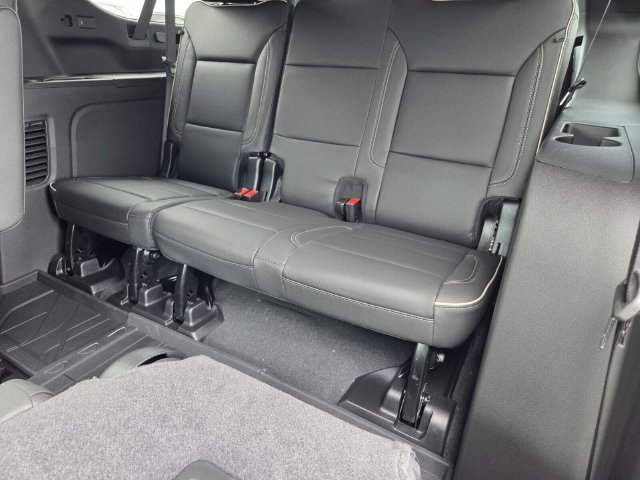 2026 Chevrolet Suburban Premier - Photo 8