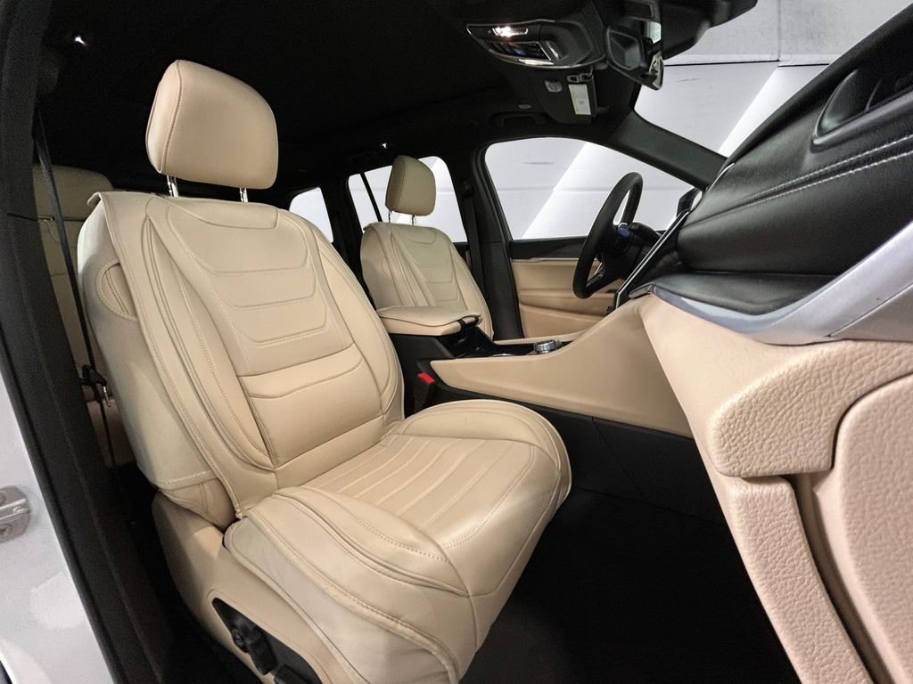 Used 2025 White Jeep Limited image 14