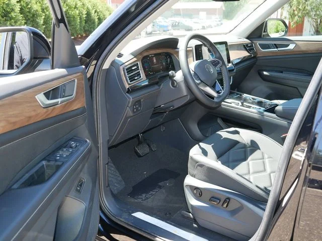 New 2026 Black Volkswagen 2.0T SE w/Technology image 7