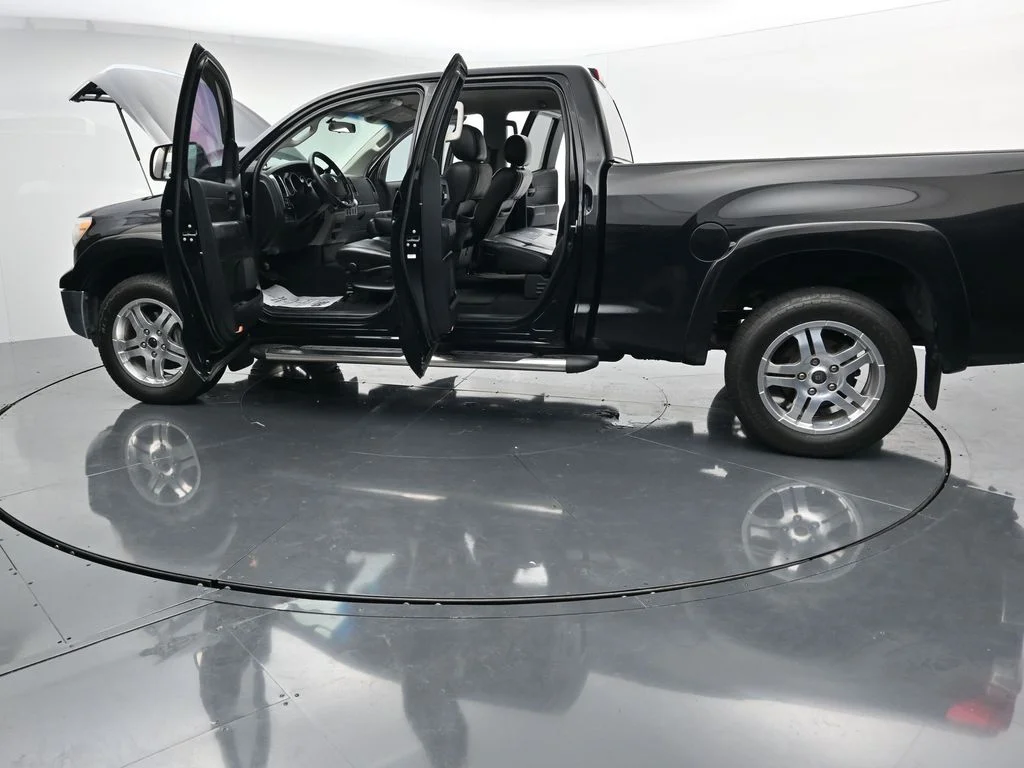 Used 2010 Black Toyota Grade image 41