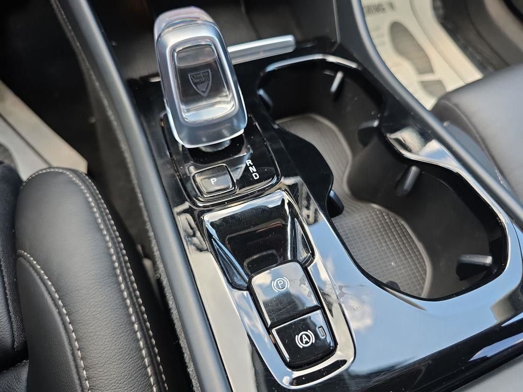 2023 Volvo XC40 Plus - Photo 26