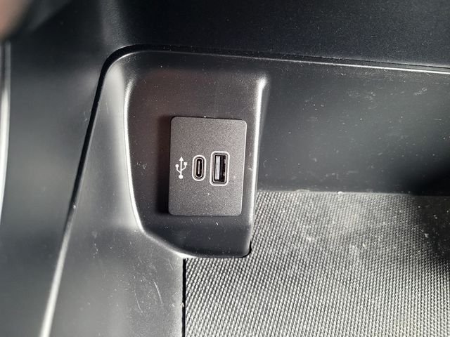 Used 2025  Ford Tremor image 18