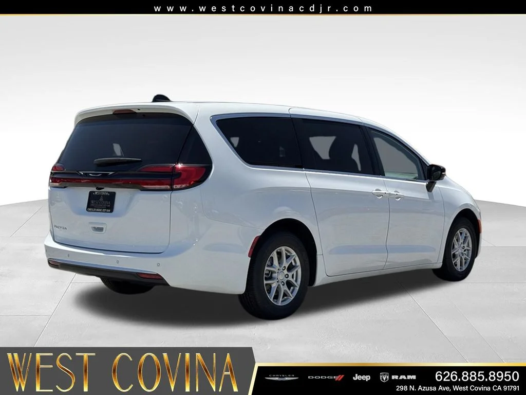 New 2027 Bright White Clear-Coat Exterior Paint Chrysler Select image 7