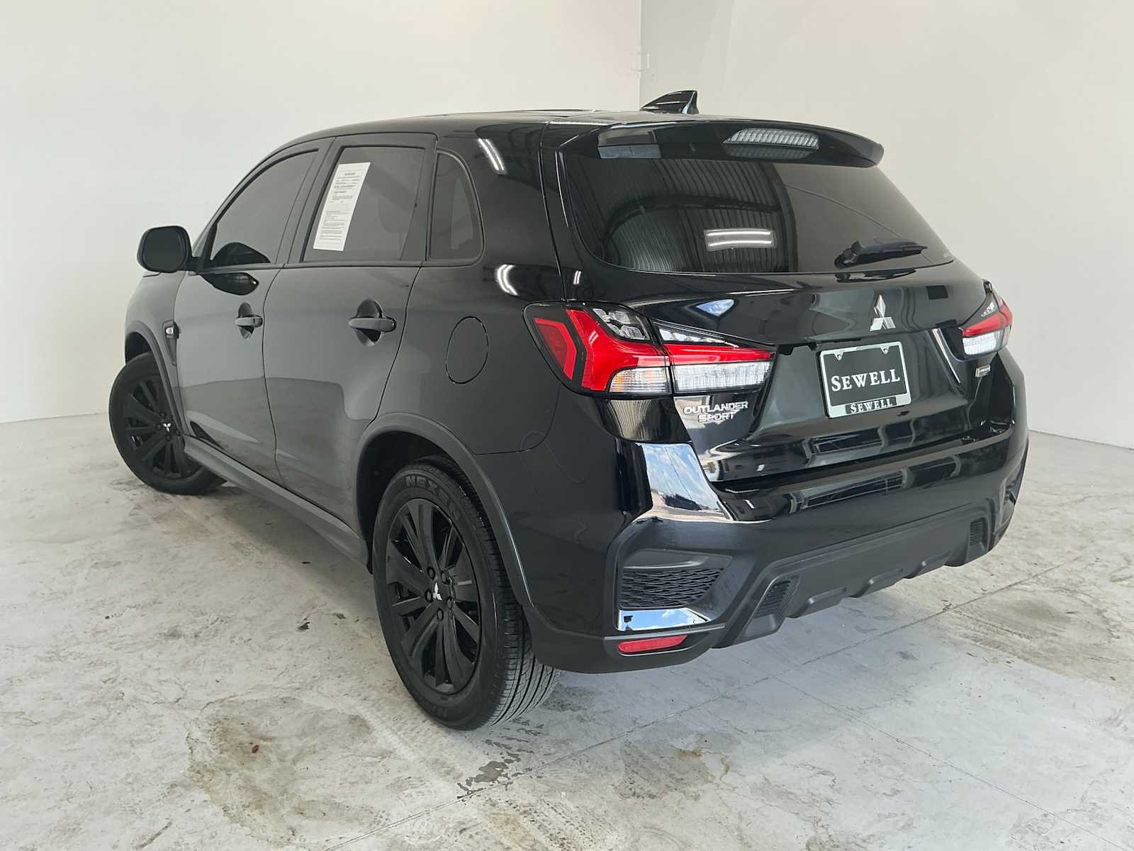 Used 2024 Labrador Black Pearl Mitsubishi LE image 7