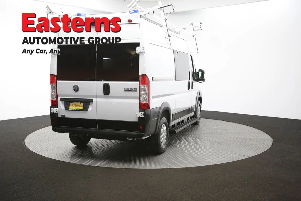 Used 2025 White Ram Base image 40