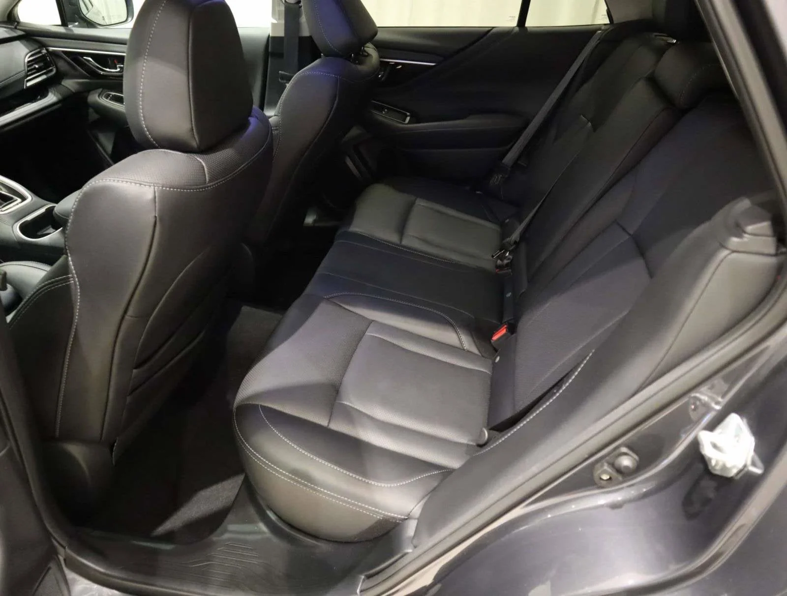 Used 2024 Magnetite Gray Metallic Subaru Limited image 19