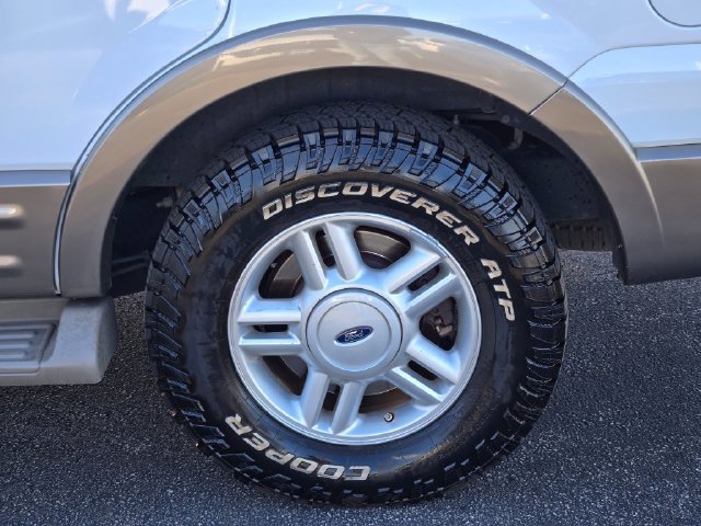 Used 2004 White Ford Eddie Bauer image 20