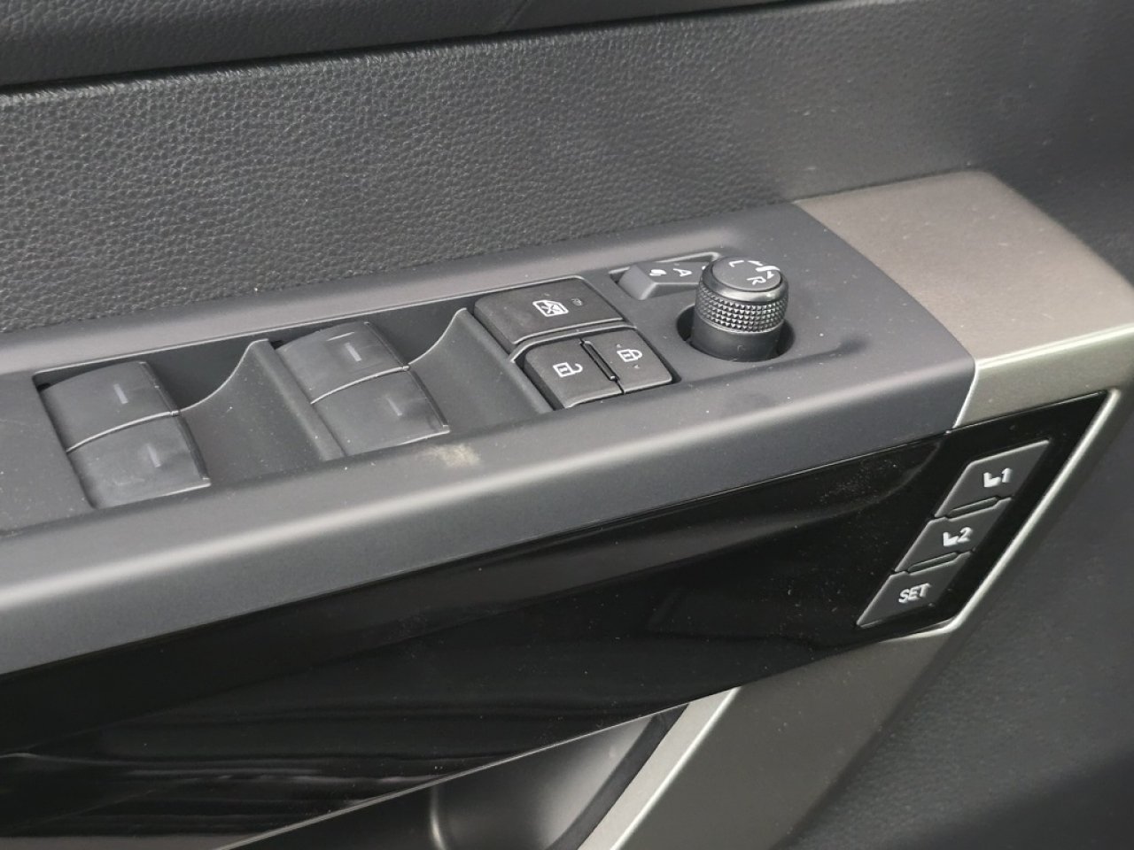 2026 Toyota Tundra Limited - Photo 26