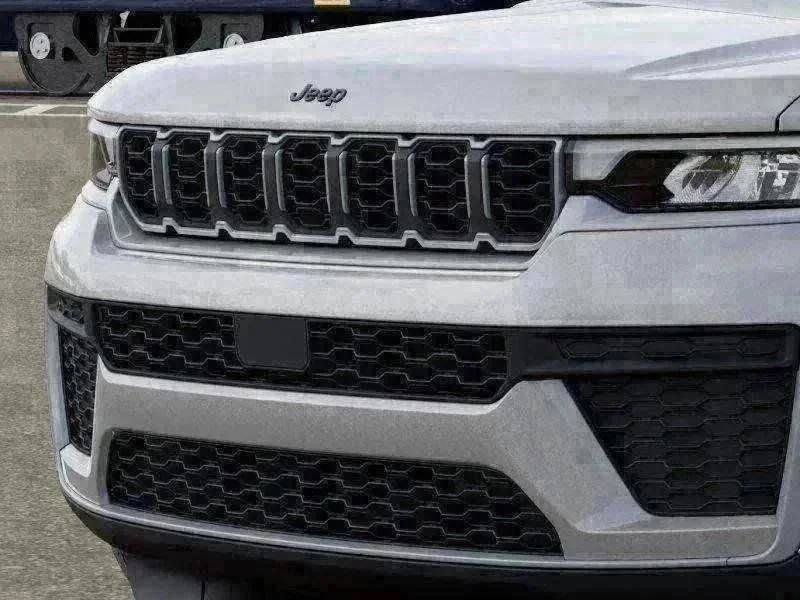 New 2026 Silver Zynith Exterior Paint Jeep Altitude image 98