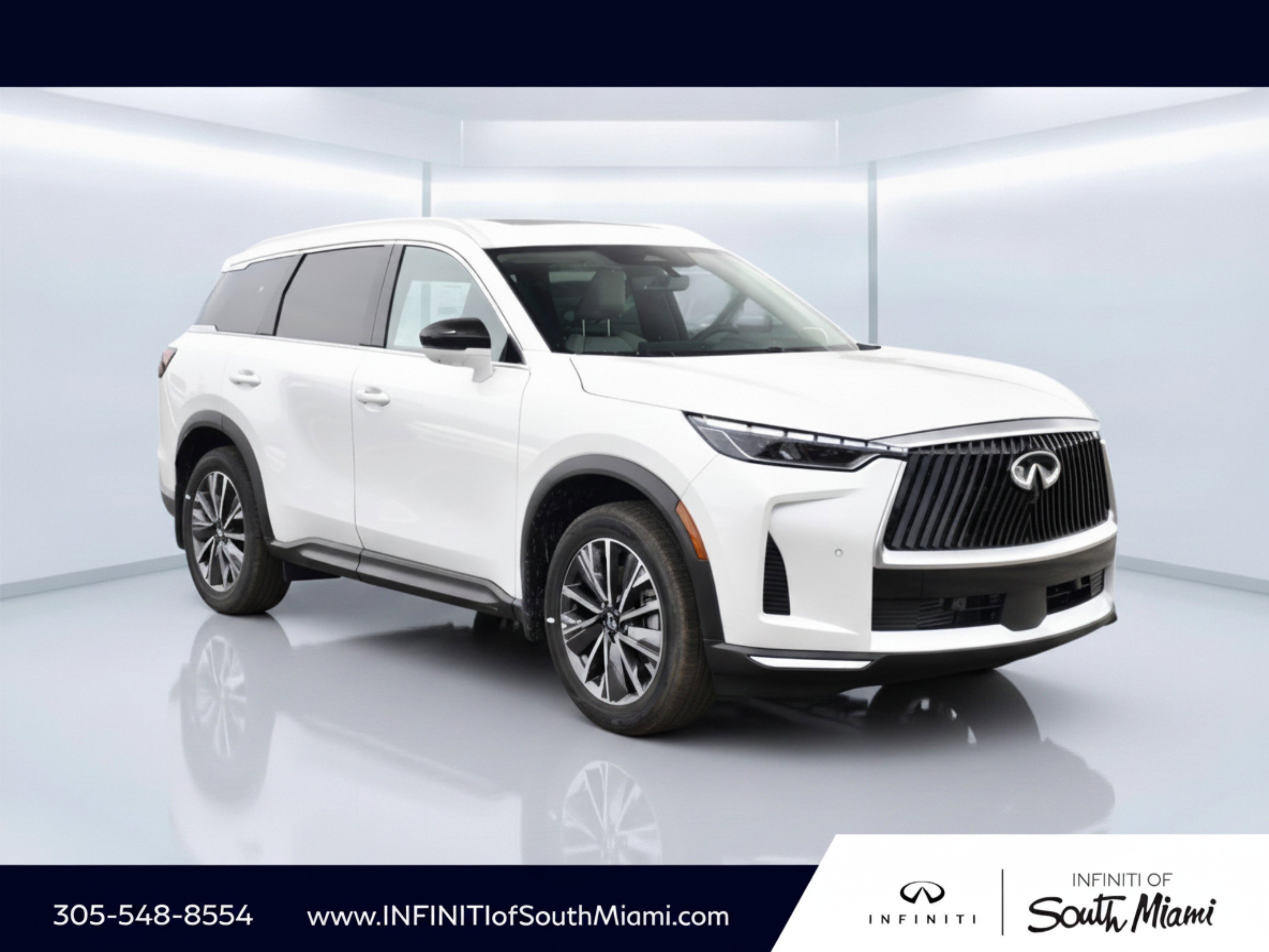 New 2027 RADIANT WHITE INFINITI Luxe FWD image 3