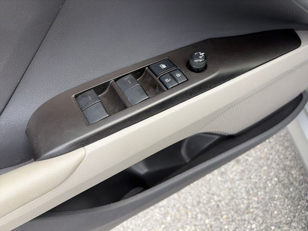 Used 2022 Silver Toyota LE image 19