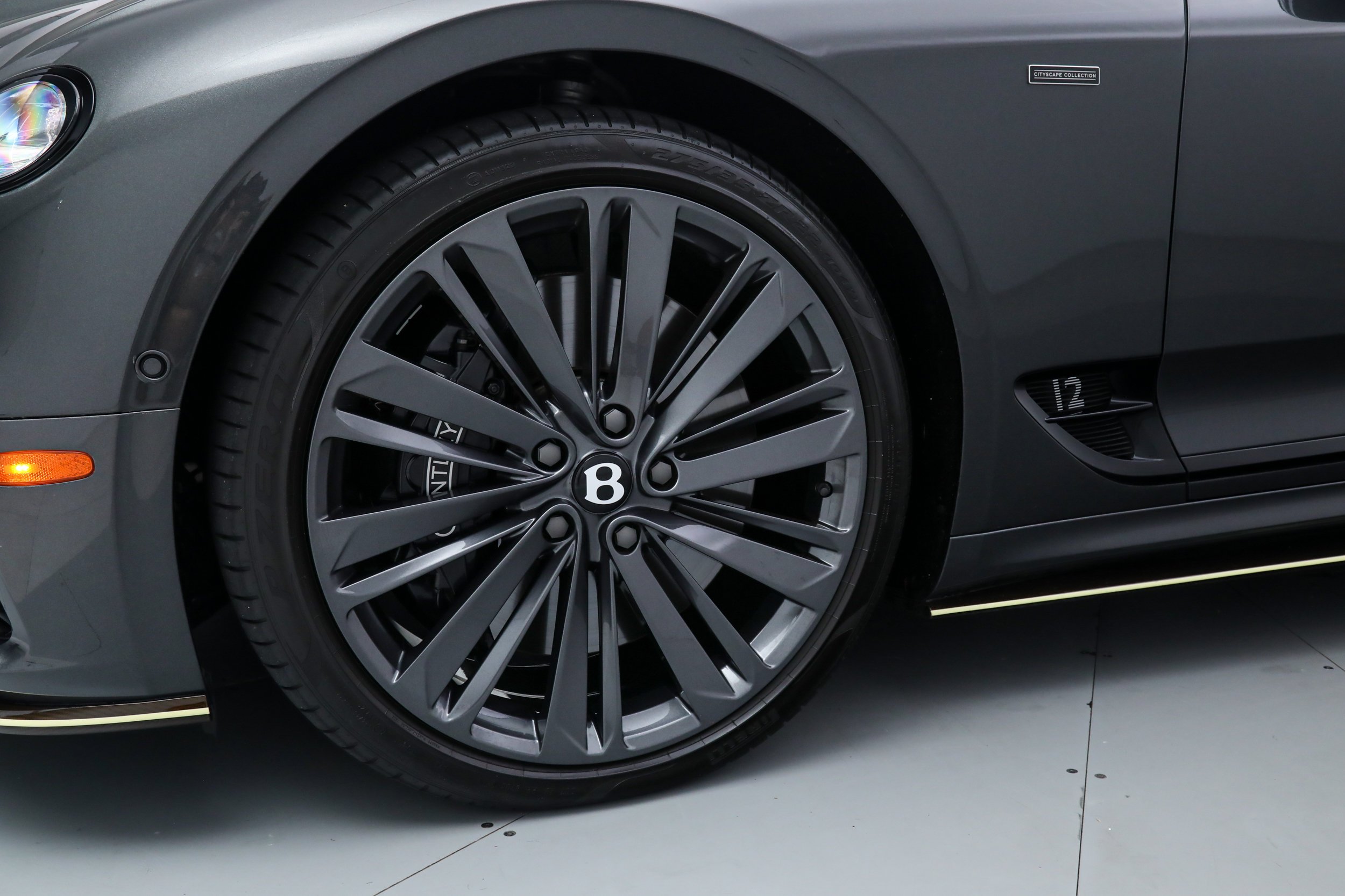 Used 2024 Gray Bentley  image 13