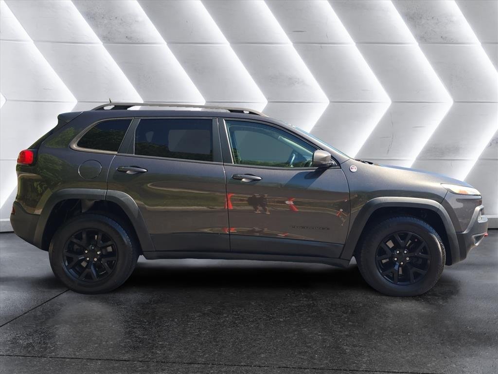 Used 2016 Gray Jeep Trailhawk image 6