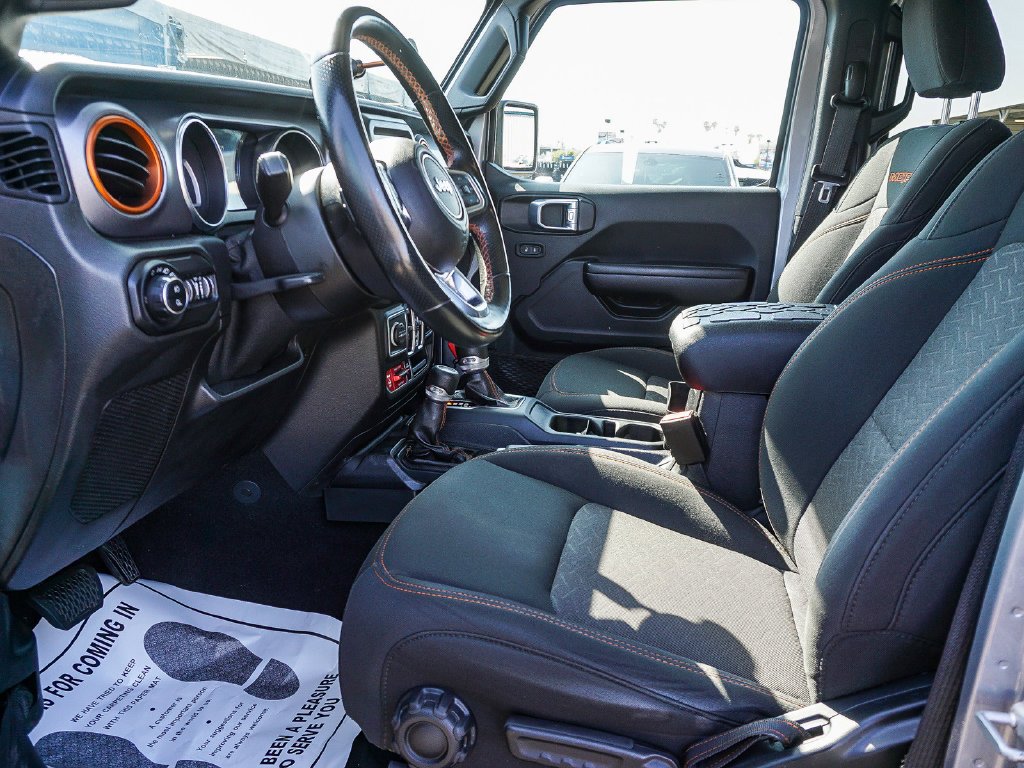Used 2021 Silver Jeep Mojave image 17