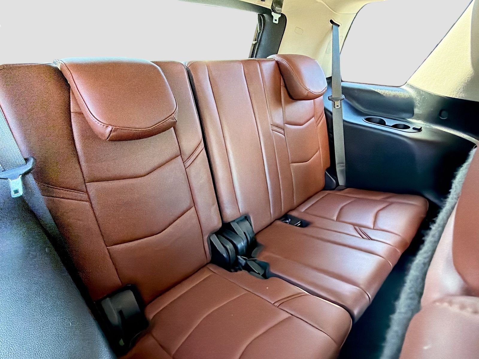 Used 2020 White Cadillac Luxury image 22