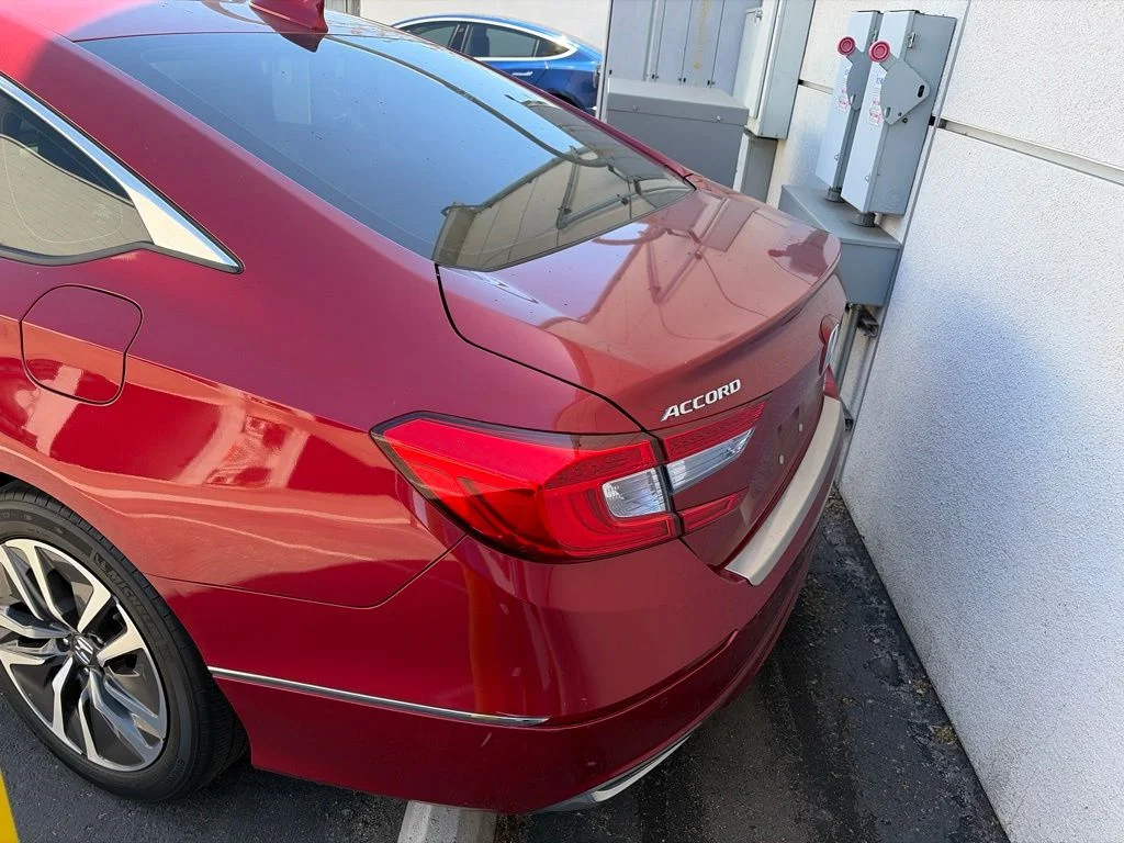 Used 2018 Red Honda Touring image 18