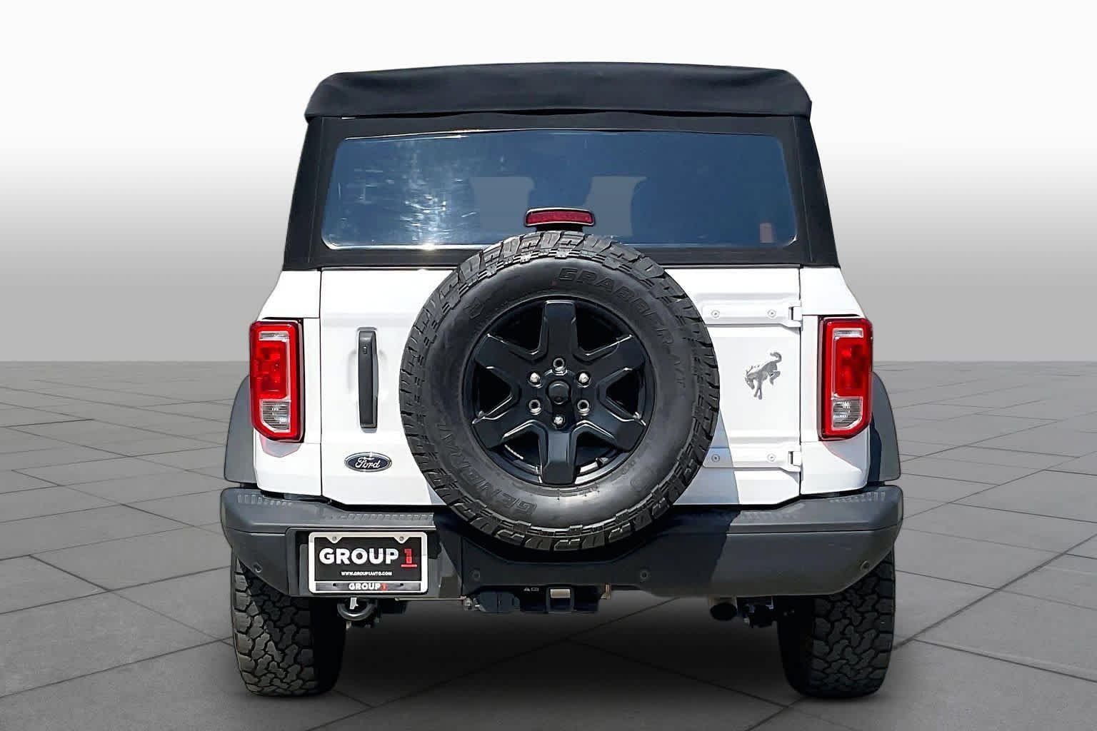 Used 2023 Oxford White Ford Black Diamond image 5