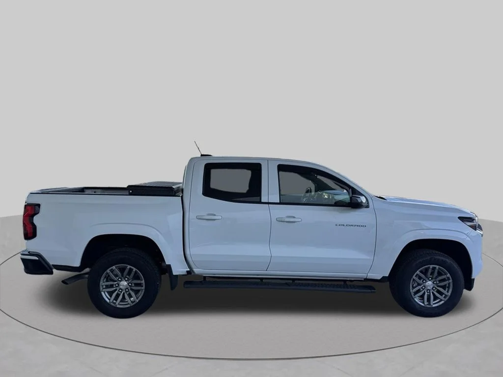 Used 2026 White Chevrolet LT image 7
