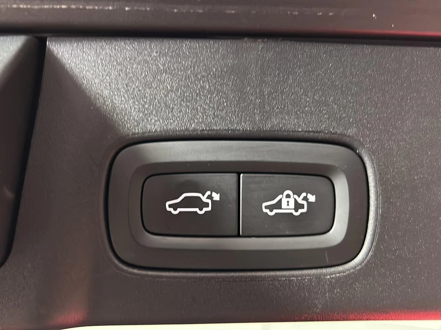 Used 2019 Denim Blue Metallic Volvo T5 image 9