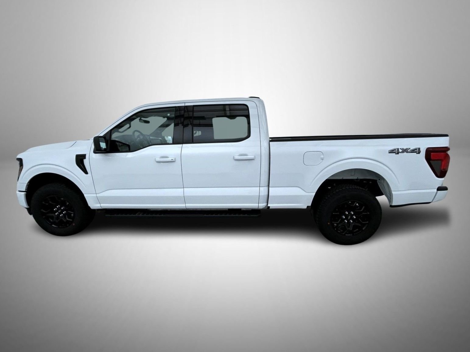 New 2026 Oxford White Ford XLT image 8