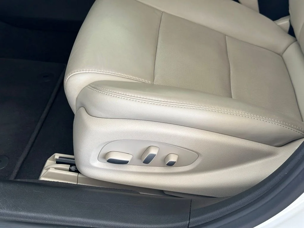 Used 2019 White Cadillac Luxury image 15