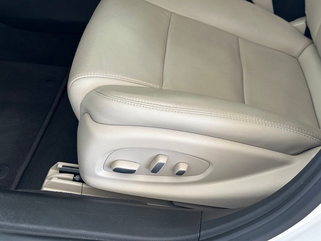 Used 2019 White Cadillac Luxury image 15