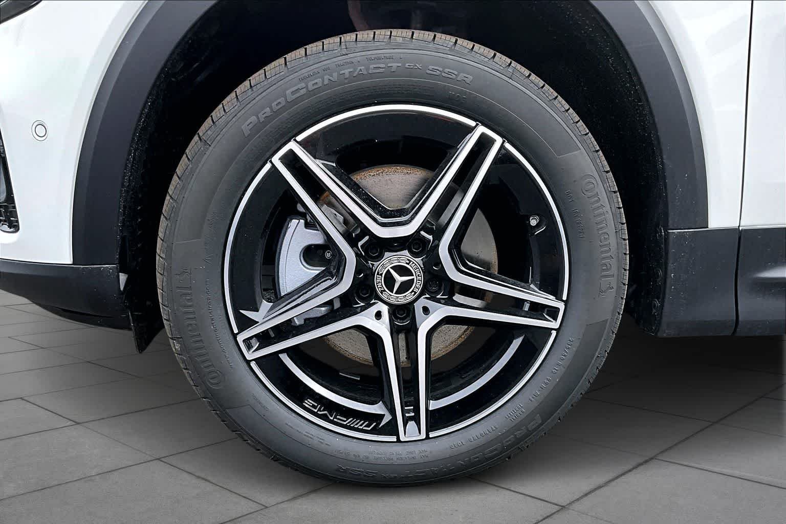 New 2026 Polar White Mercedes-Benz GLB 250 image 15