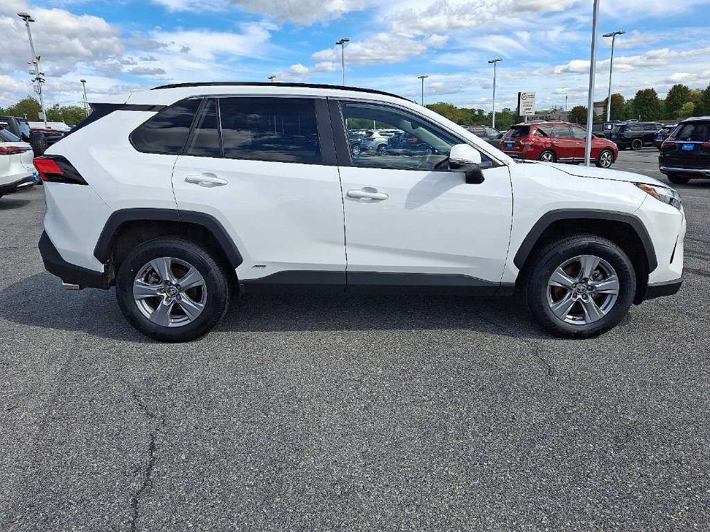 Used 2025 White Toyota XLE image 8