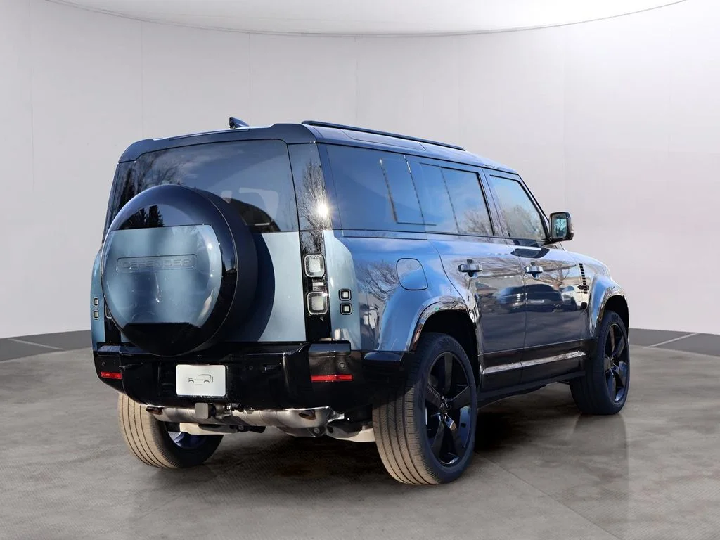 New 2026 Tasman Blue Land Rover X-Dynamic SE image 7