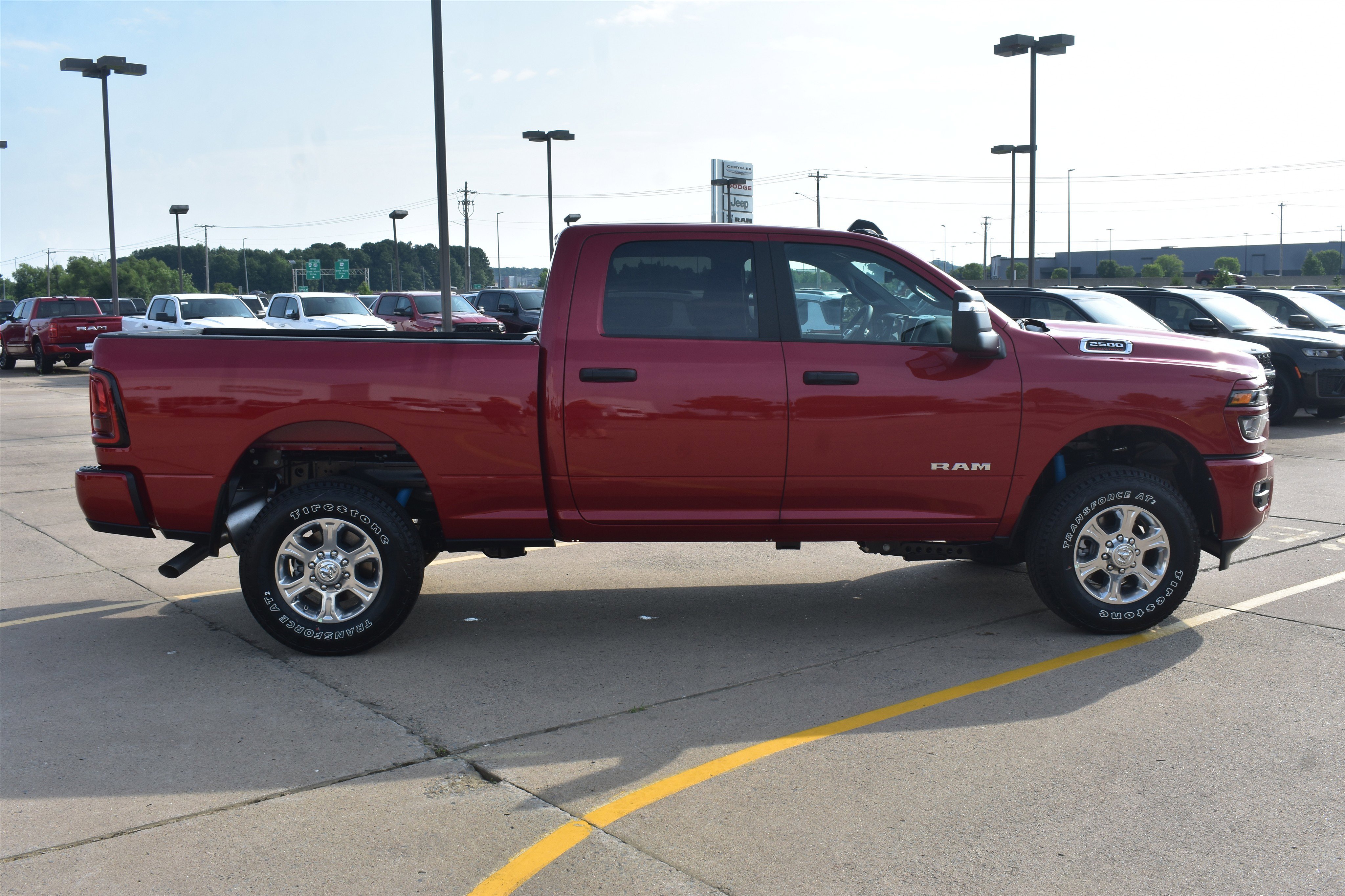 New 2026 Molten Red Pearl-Coat Exterior Paint RAM Big Horn image 4