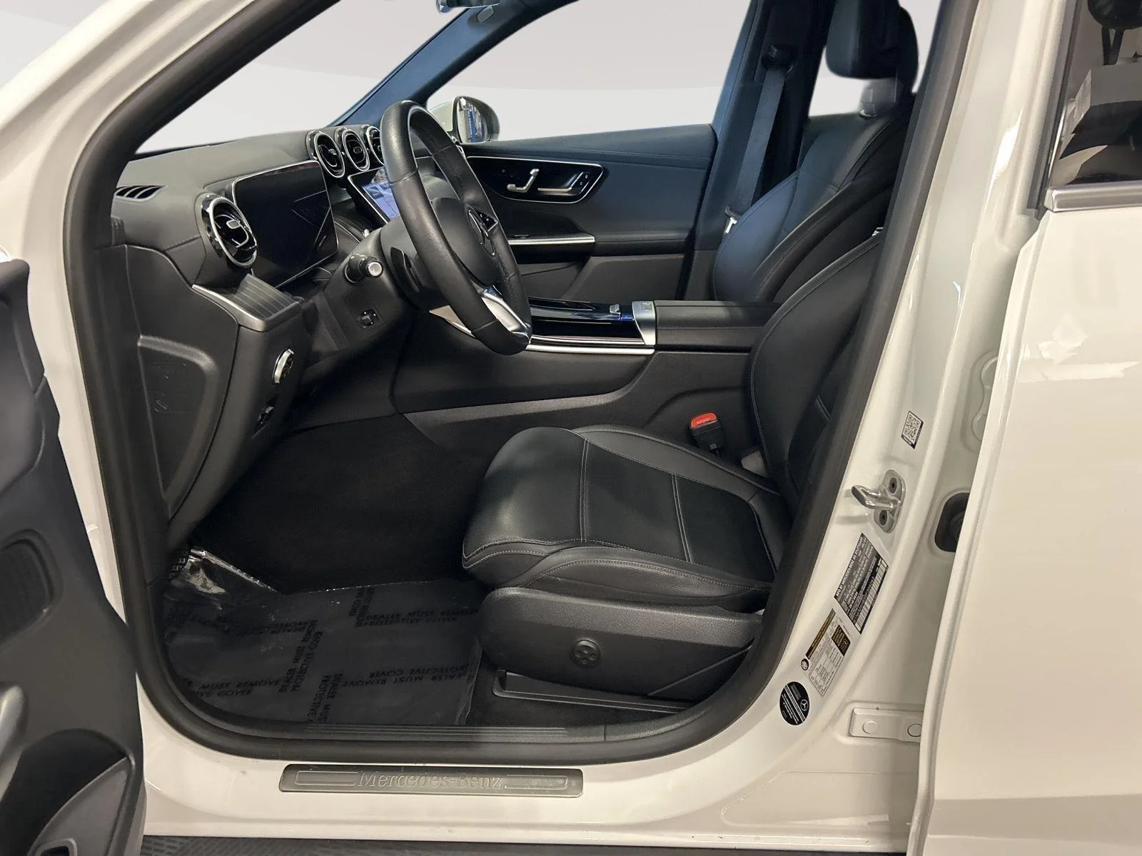Certified Used 2024 Polar White Mercedes-Benz GLC 300 image 13