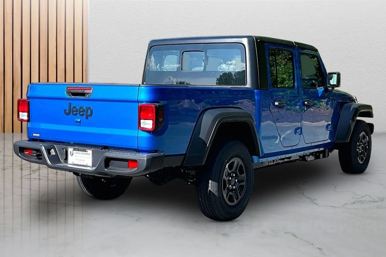 New 2026 Hydro Blue Pearl-Coat Exterior Paint Jeep Sport image 9