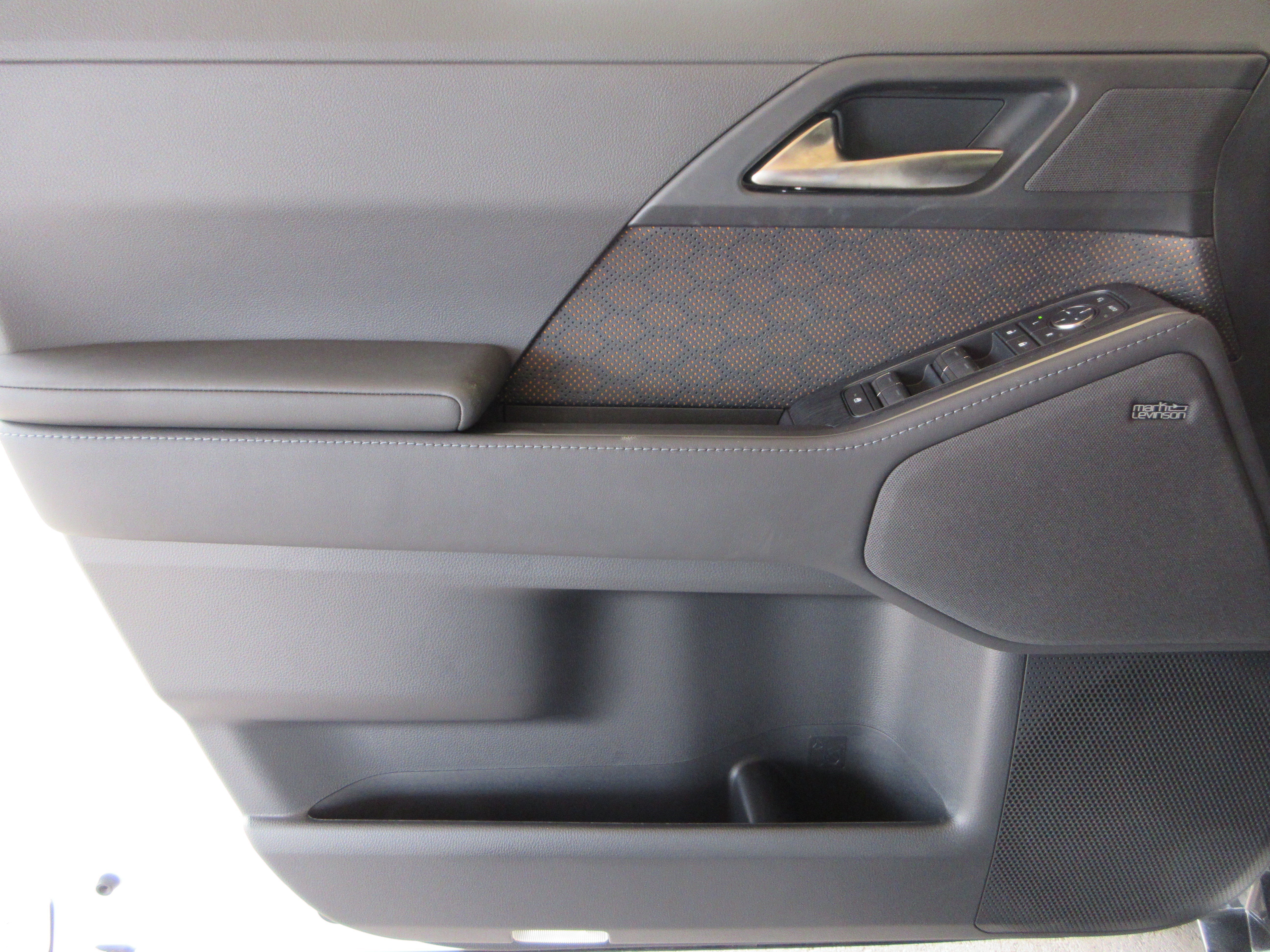 2026 Lexus GX Luxury - Photo 31